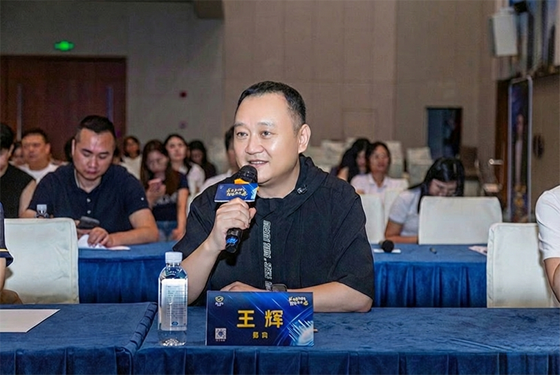 博士有成发布智能学习桌 尖刀助力开辟新赛道